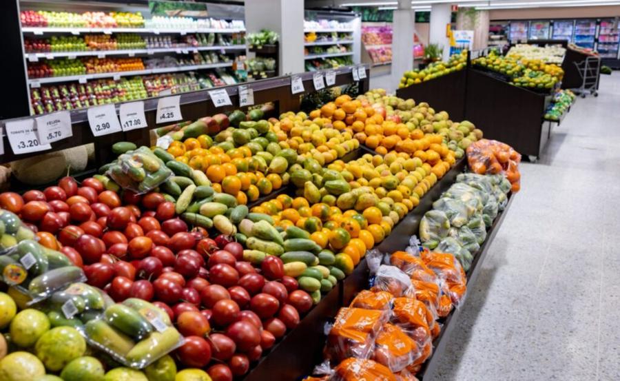 Fresh produce display